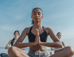 Qu'est-ce que le coaching en yoga ? 3 avantages de l'intégration du yoga dans votre vie